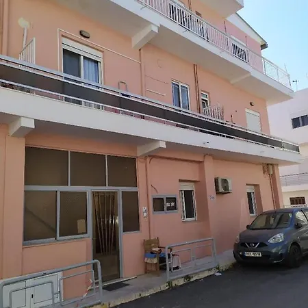 Irinis شقة